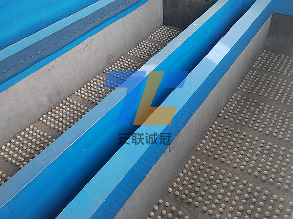 廣州自來水廠V型濾池濾板濾頭安裝施工